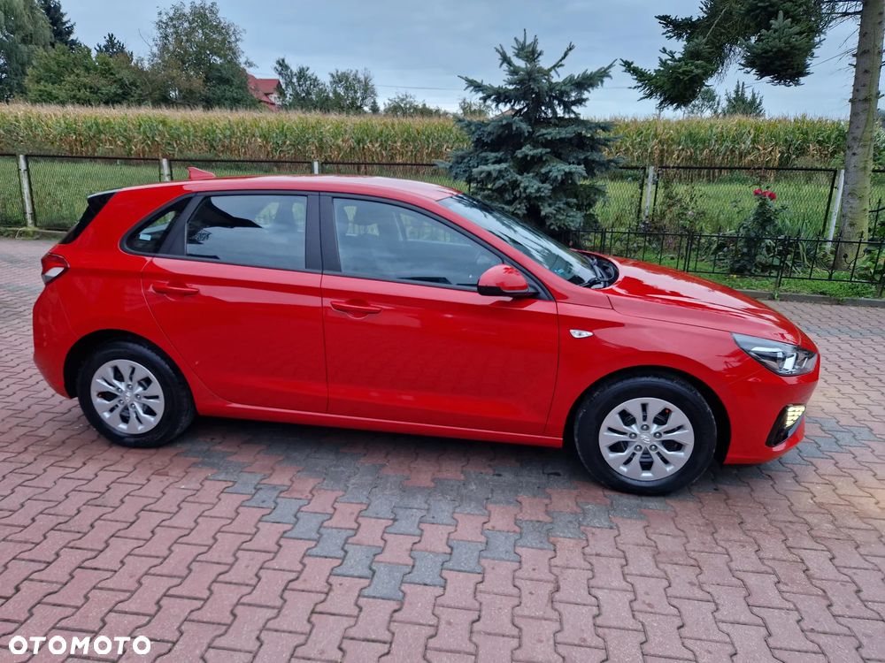 Hyundai i30 1.5 DPI Classic + - 37