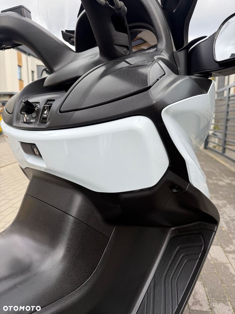 Suzuki Burgman - 26