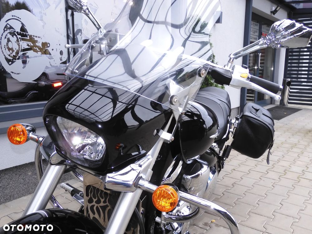 Suzuki Intruder - 25