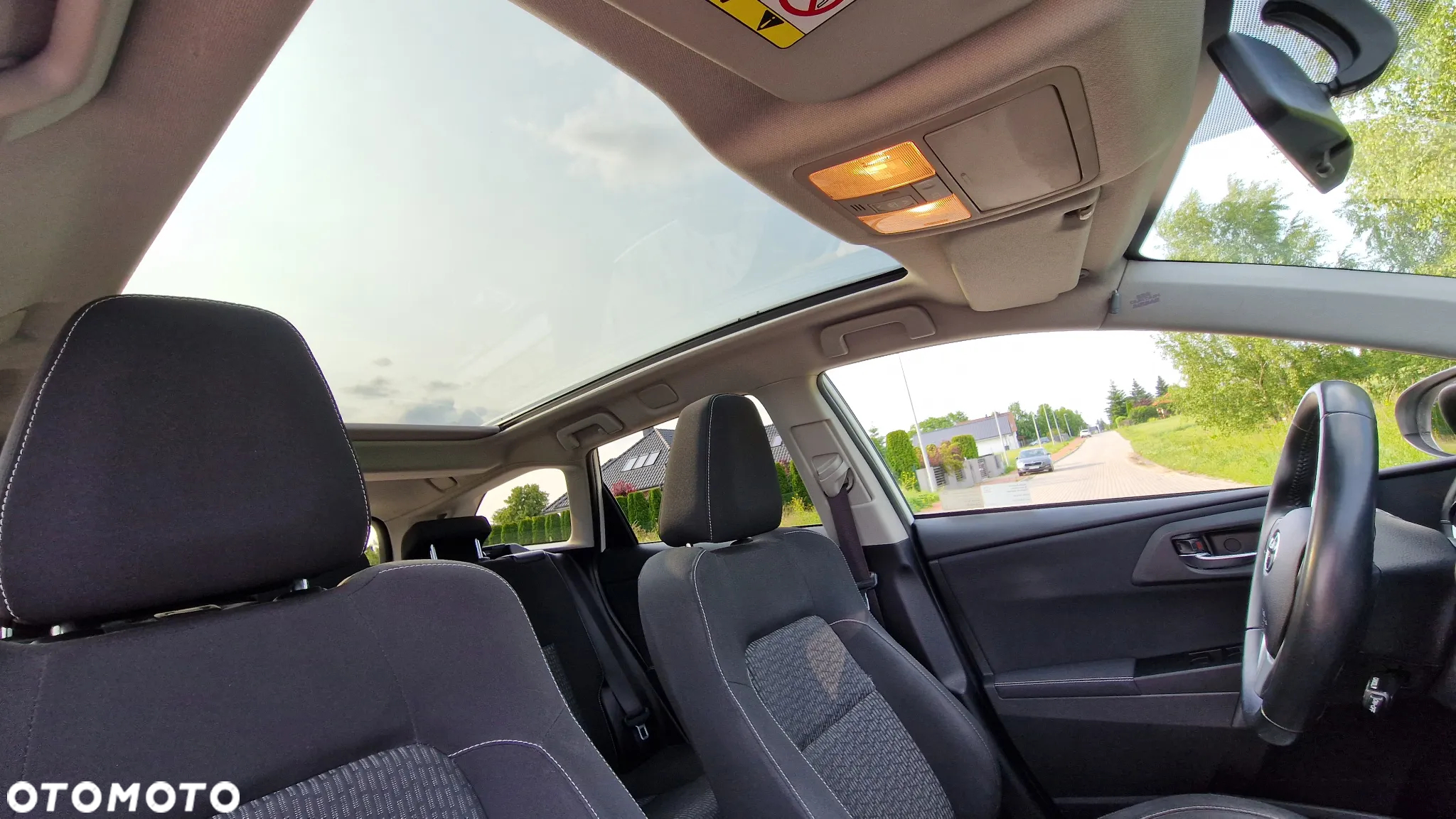 Toyota Auris Hybrid 135 Premium - 14