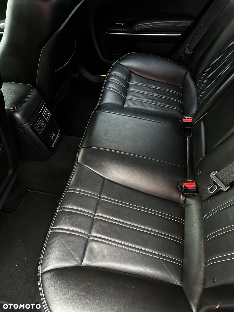 Chrysler 300s - 25