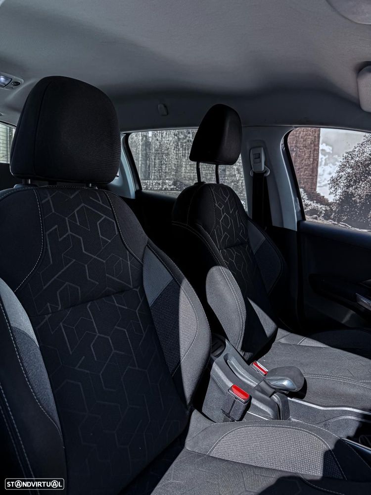 Peugeot 2008 1.6 BlueHDi Allure - 3