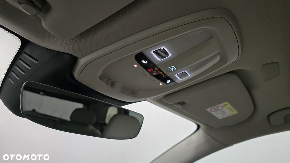 Volvo XC 60 B4 D Plus Dark - 33