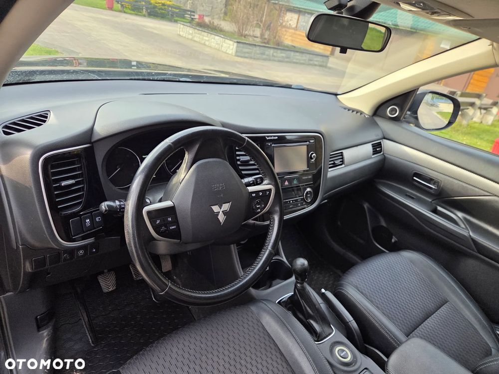 Mitsubishi Outlander 2.2 DID Intense + 4WD - 7