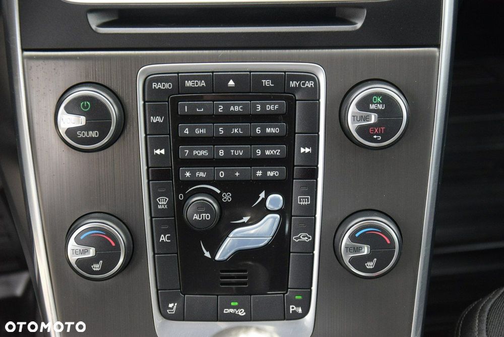 Volvo V60 D4 Momentum - 26