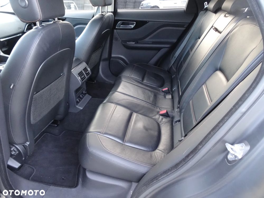 Jaguar F-Pace 3.0 TDV6 AWD 300 Sport - 17