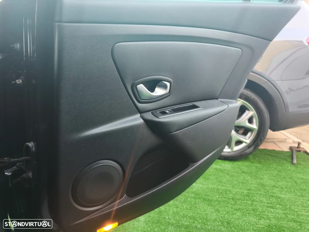 Renault Mégane Sport Tourer 1.5 dCi Dynamique S - 11