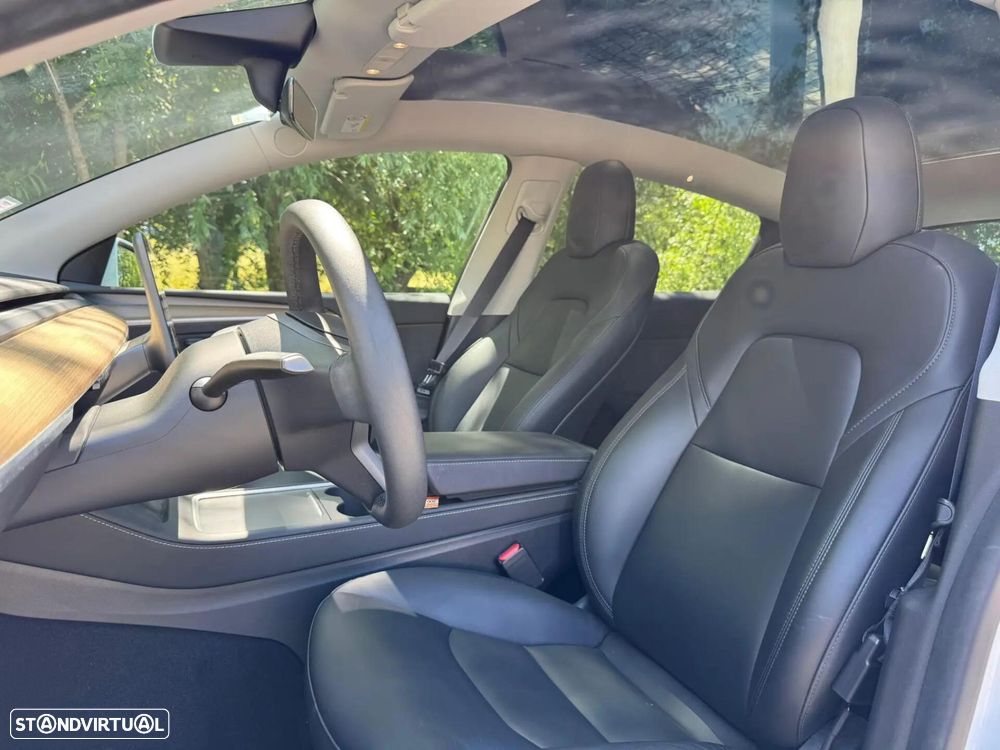 Tesla Model Y Long Range Dual Motor AWD - 22
