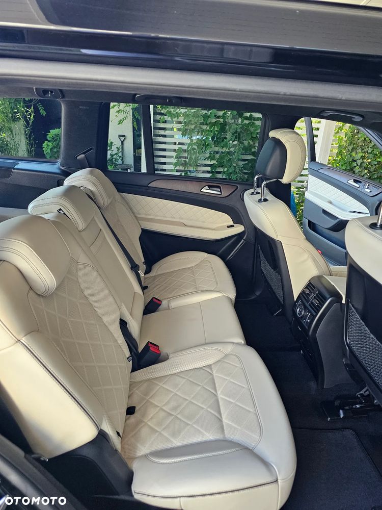Mercedes-Benz GLS - 9