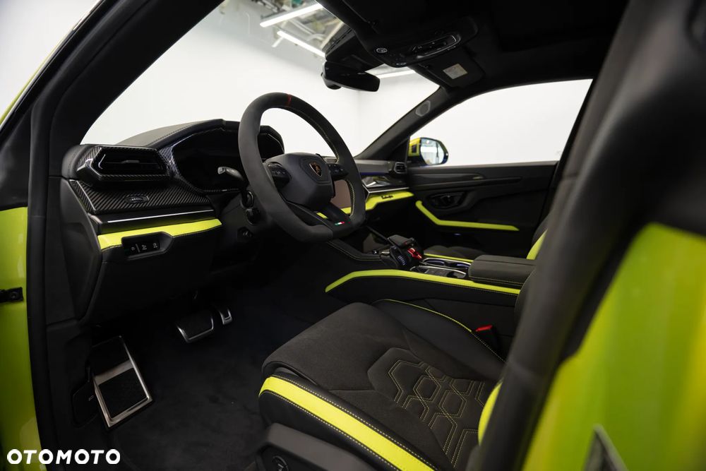 Lamborghini Urus - 15