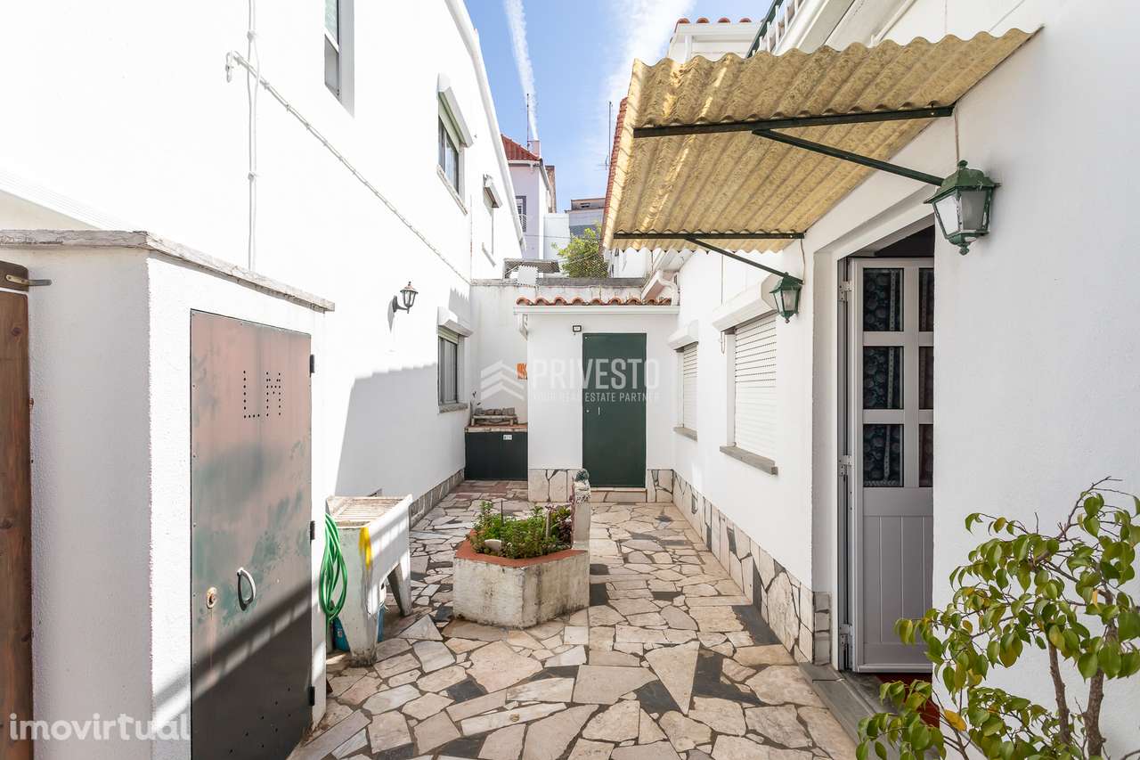 Moradia com 3 frações independentes, terraço e estacionamento em Alvid - Grande imagem: 5/25