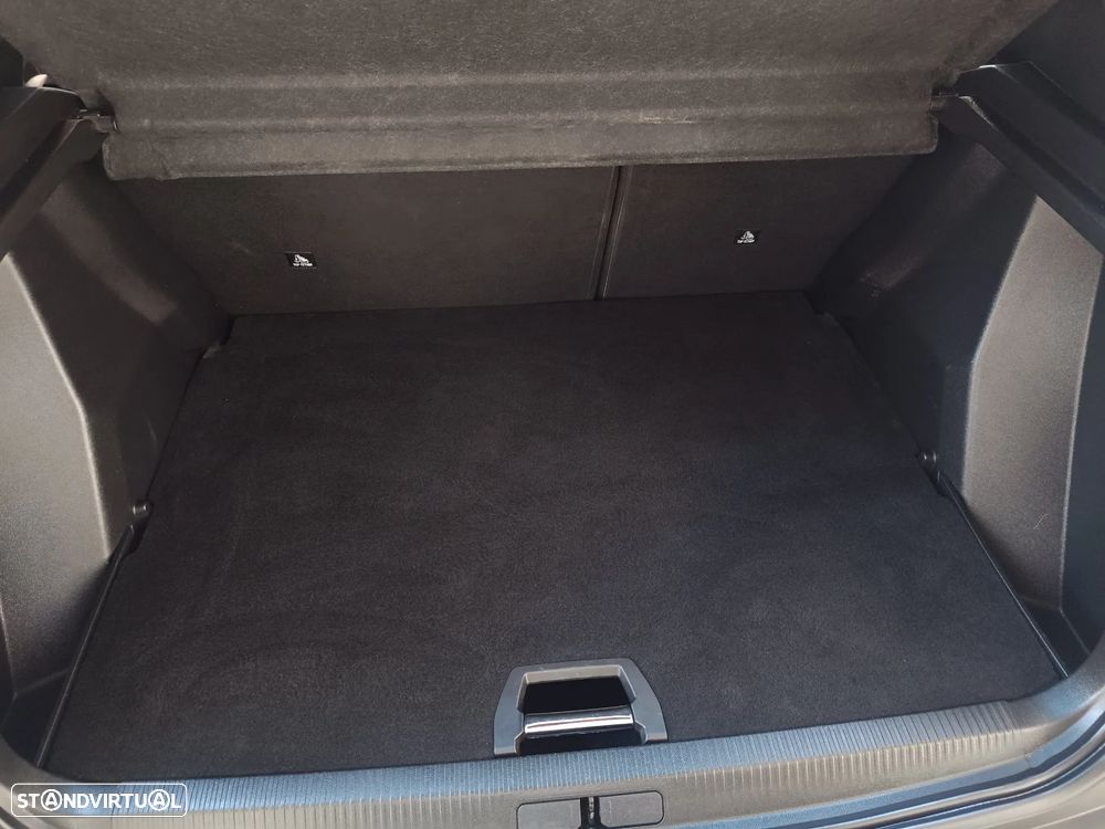 Peugeot 2008 PureTech 130 EAT8 GT - 38