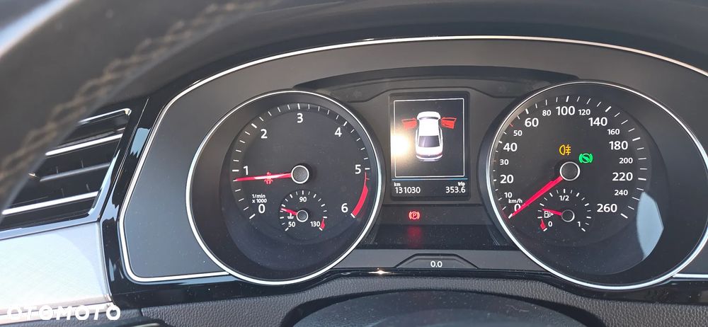 Volkswagen Passat - 8