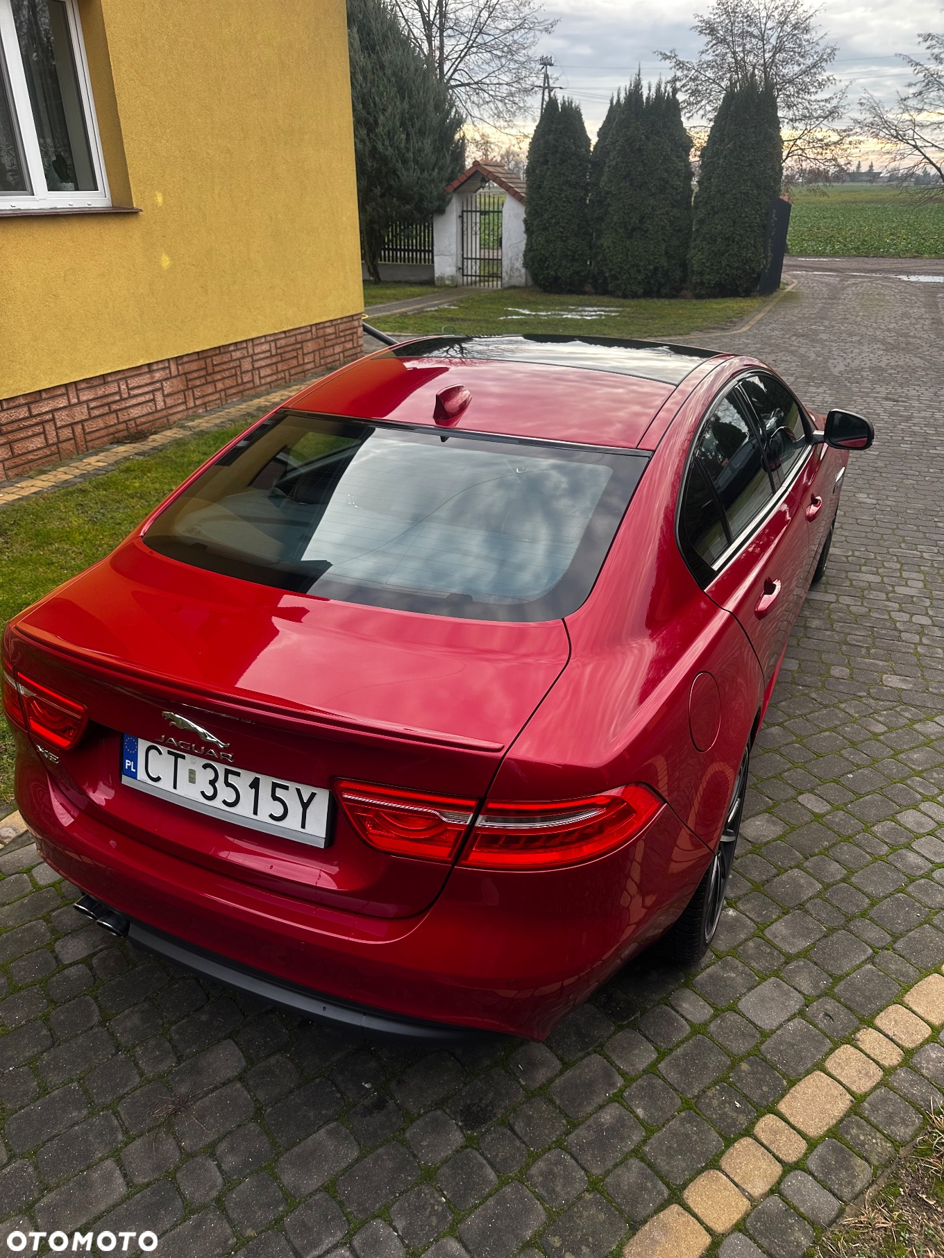 Jaguar XE 2.0 D R-Sport - 5