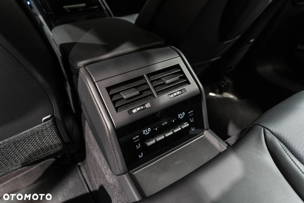 Porsche Panamera - 33