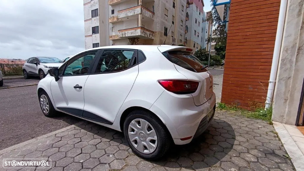 Renault Clio 1.5 dCi 75 CV IVA DEDUTÍVEL - 9