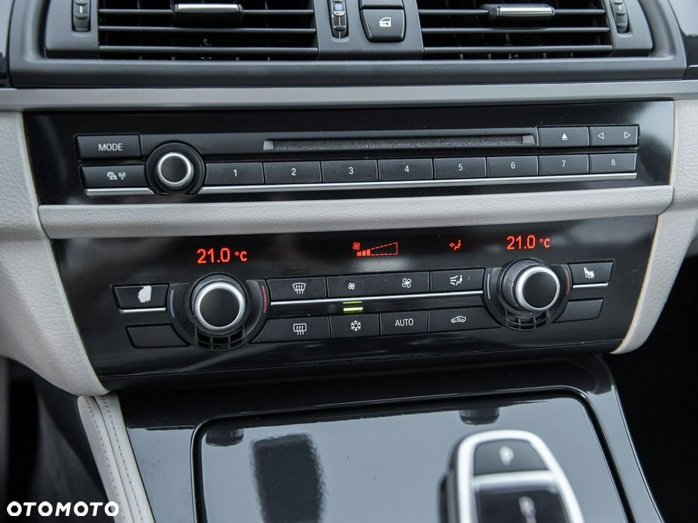 BMW Seria 5 520d Luxury Line - 24