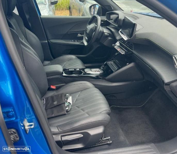 Peugeot e-2008 50 kWh GT - 5