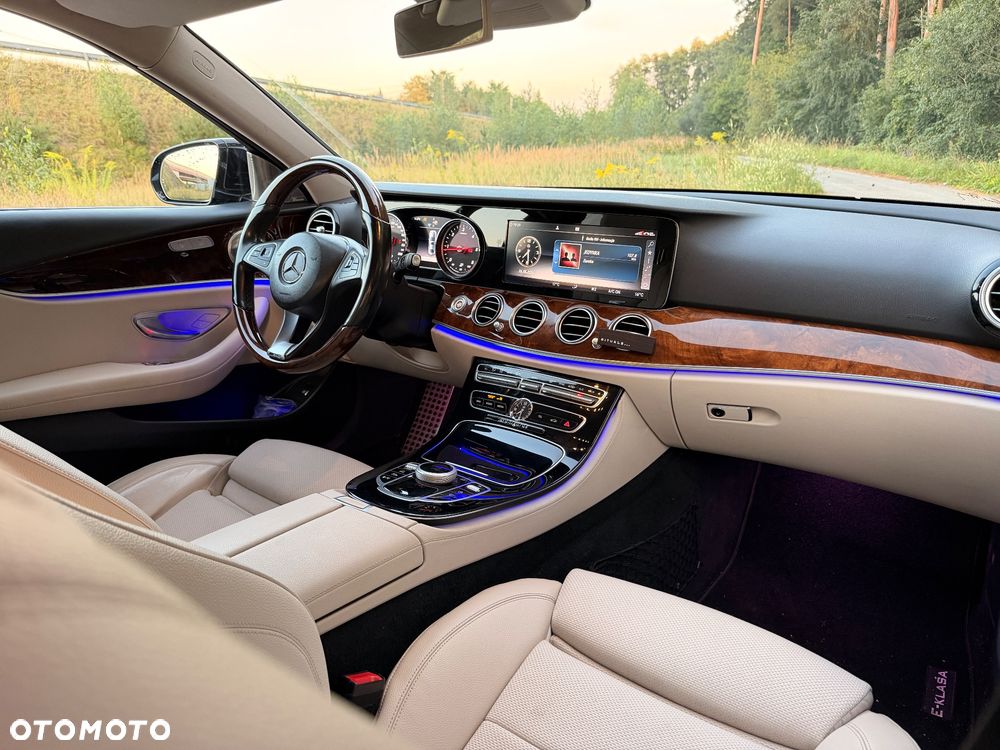 Mercedes-Benz Klasa E 220 d 4-Matic 9G-TRONIC - 3