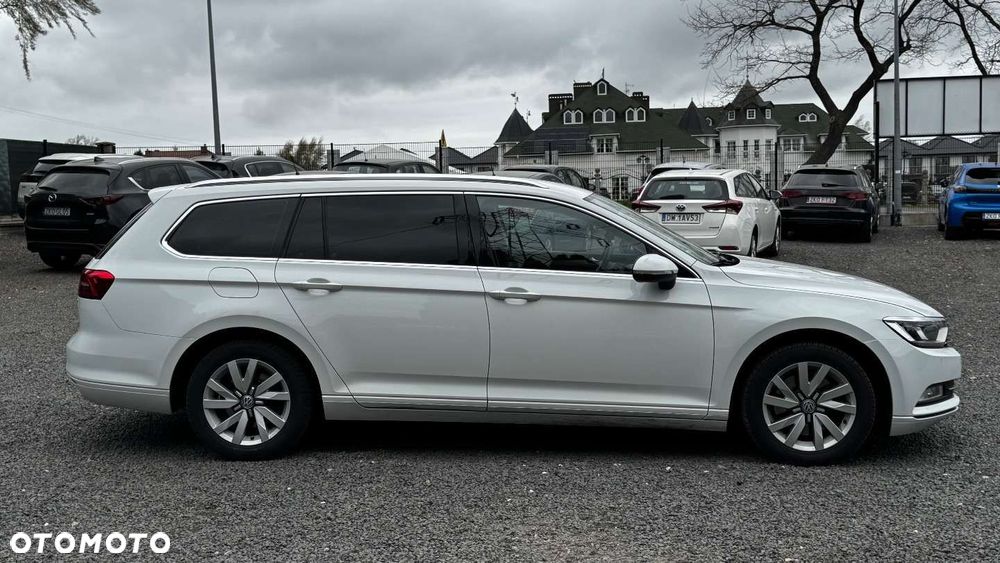 Volkswagen Passat - 4