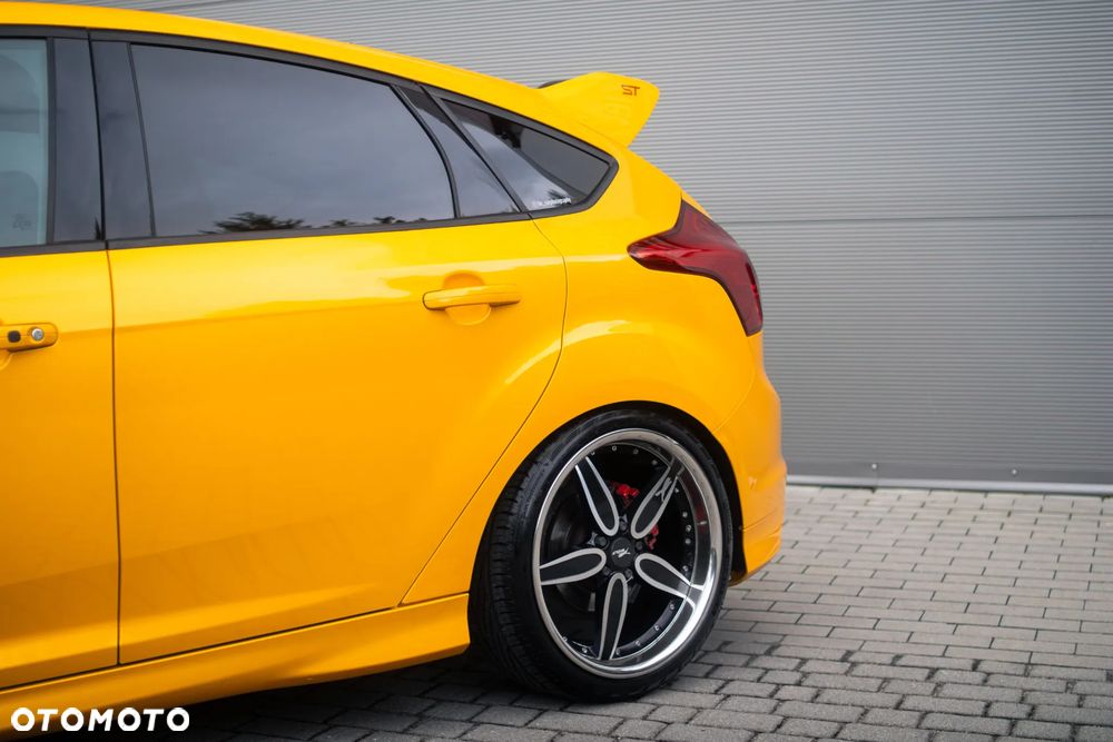 Ford Focus 2.0 EcoBoost ST mit Leder-Exclusiv-Paket - 18
