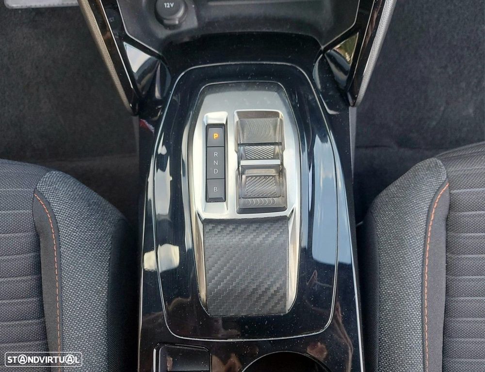 Peugeot e-2008 50 kWh Active Pack — fotografia 38