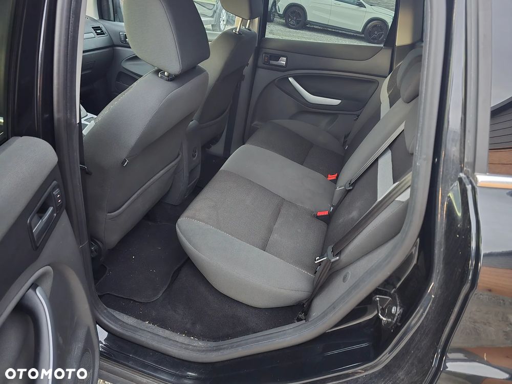 Ford Kuga 2.0 TDCi 2x4 Trend - 12
