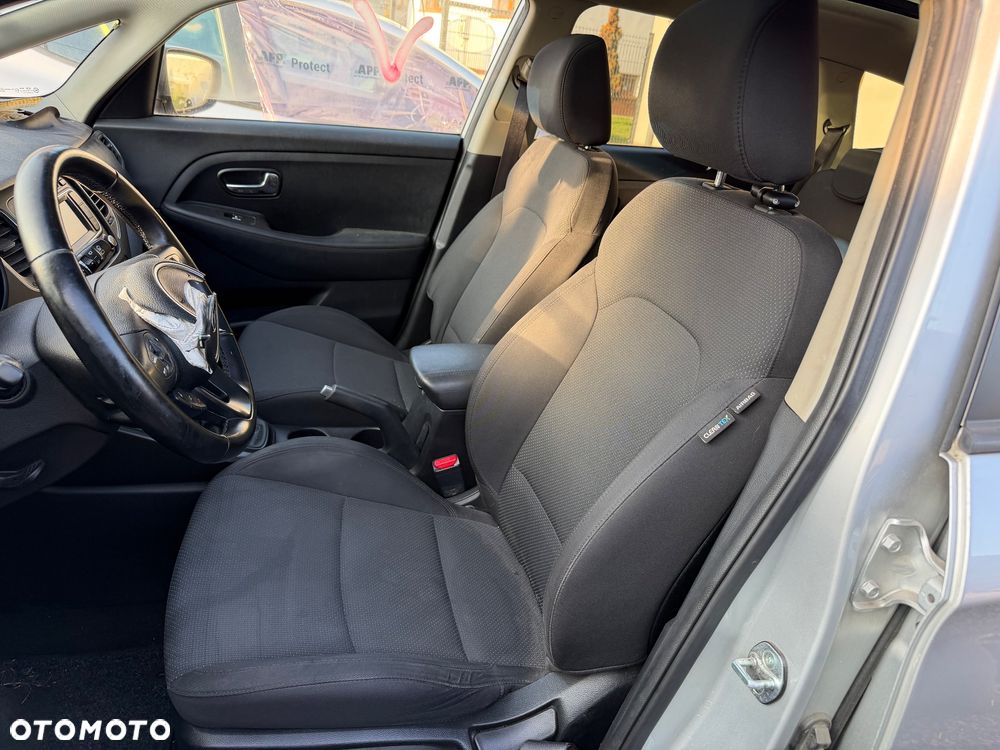 Kia Carens 1.7 CRDi 115 Dream-Team Edition - 10