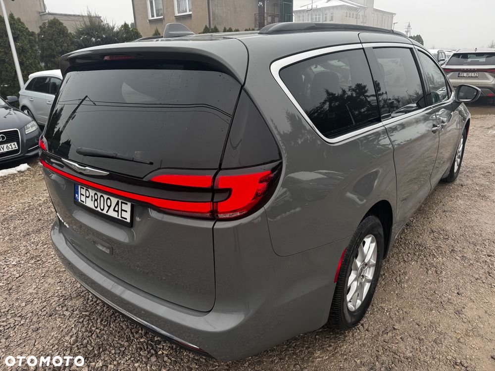 Chrysler Pacifica - 11