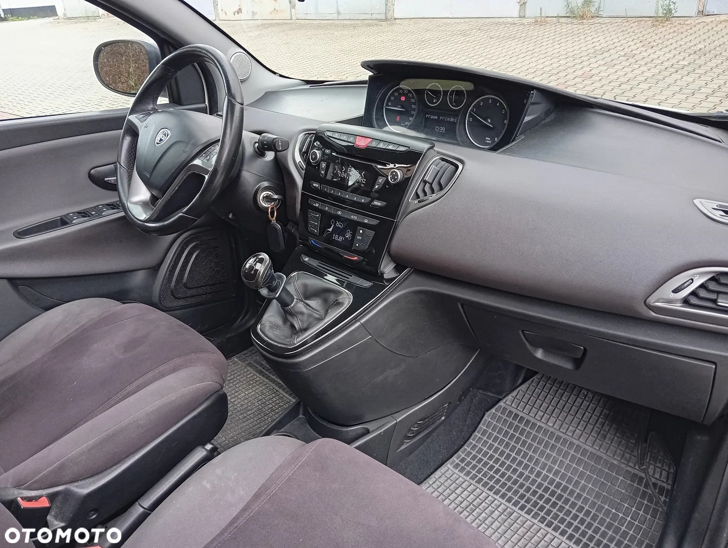 Lancia Ypsilon 1.2 8V Platinum S&S - 10