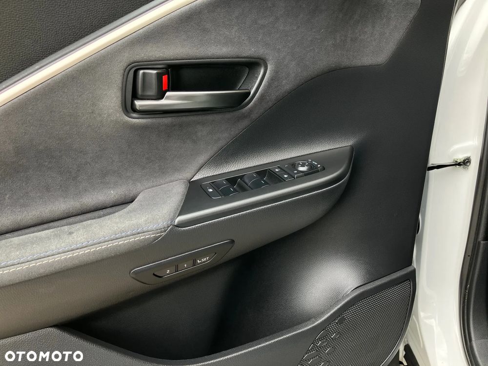Toyota C-HR 2.0 PHEV Dynamic Force Executive - 33