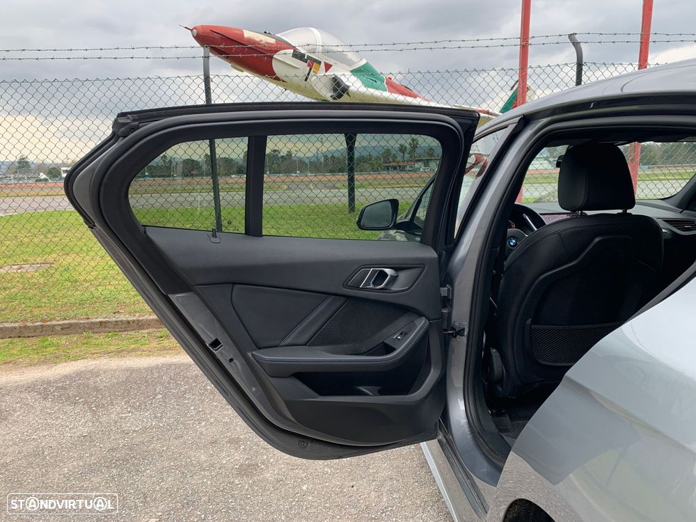 BMW 116 d Pack Desportivo M Auto - 33