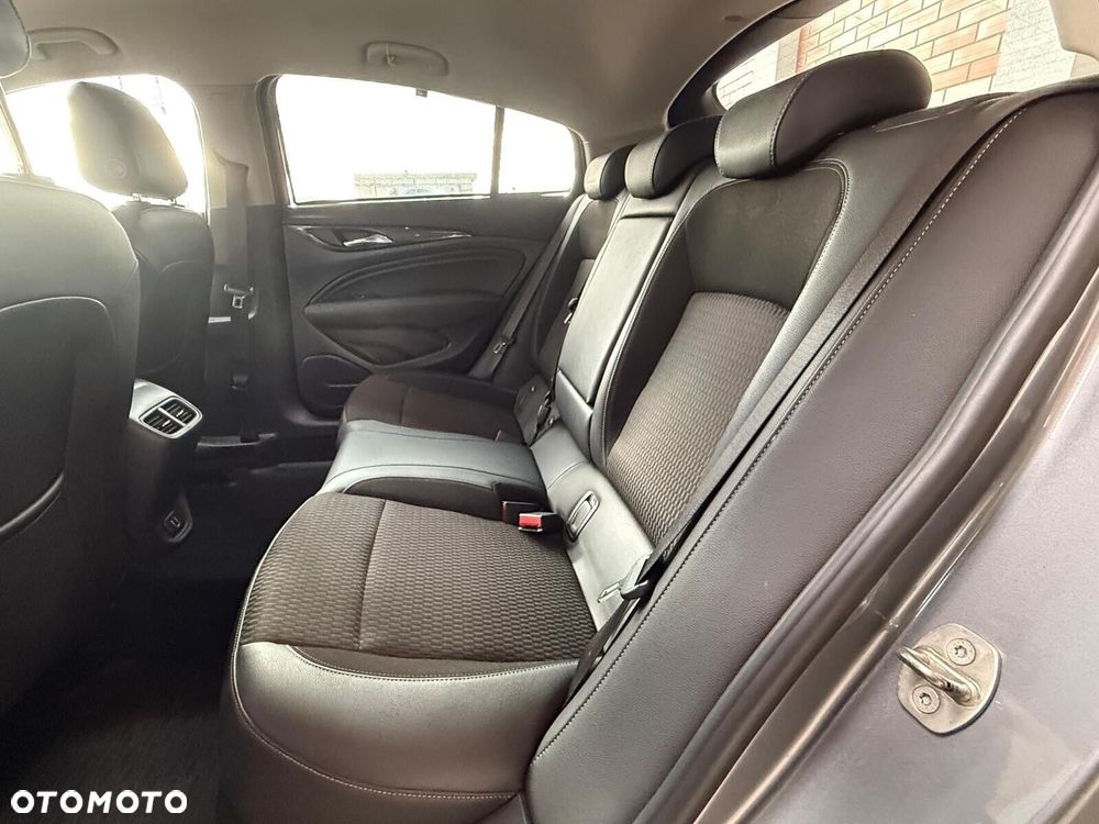Opel Insignia - 14