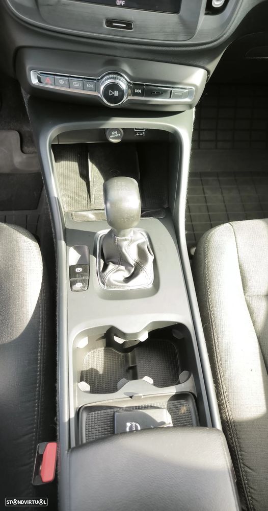 Volvo XC 40 1.5 T3 Tech Edition - 9
