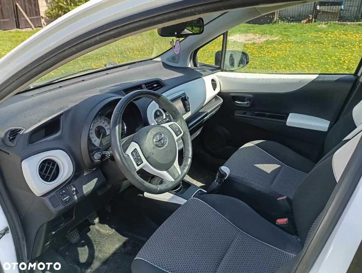 Toyota Yaris - 5