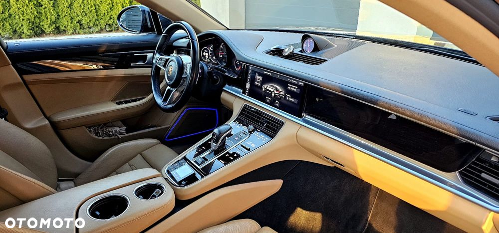 Porsche Panamera Standard - 6