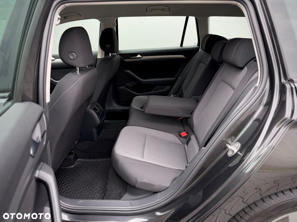 Volkswagen Passat 1.5 TSI EVO Business - 7