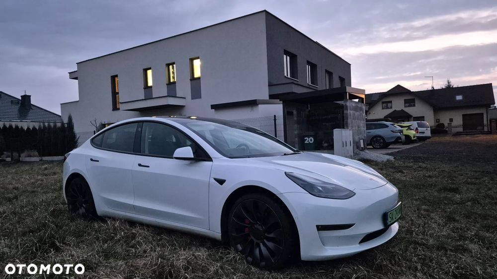 Tesla Model 3 - 24