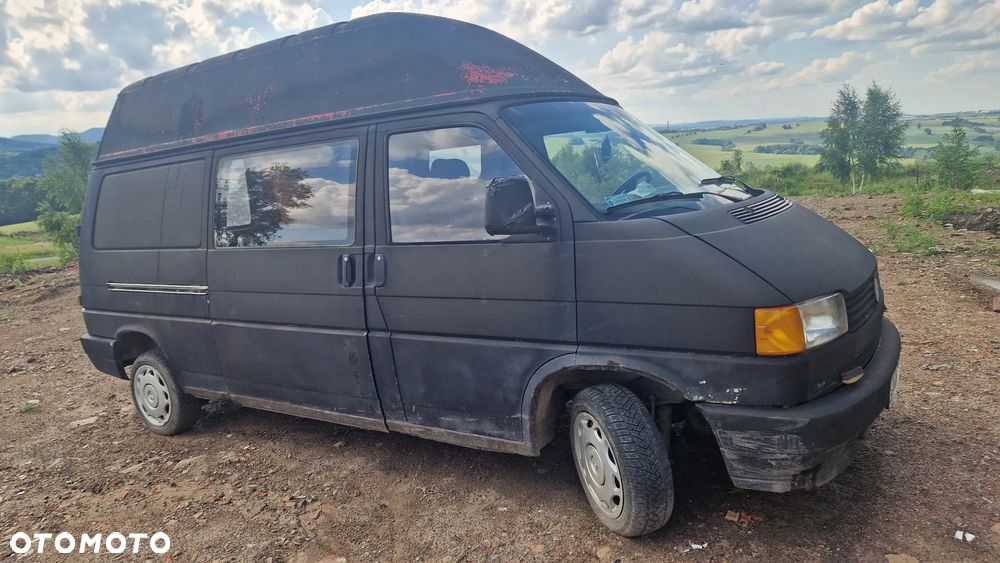 Volkswagen Transporter - 1