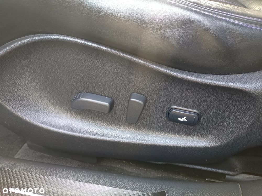 Infiniti QX70 - 9