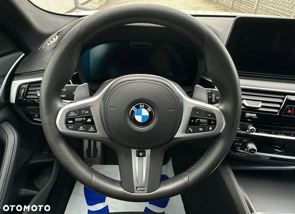 BMW Seria 5 530d xDrive M Sport Edition - 29