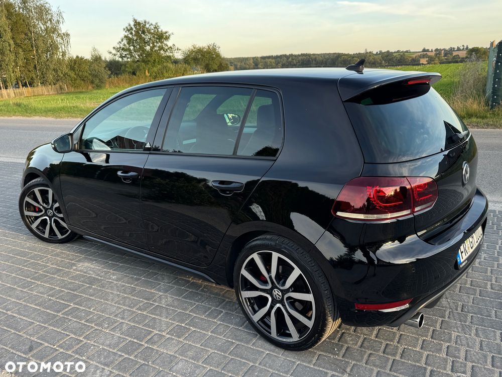 Volkswagen Golf 2.0 GTI adidas - 11