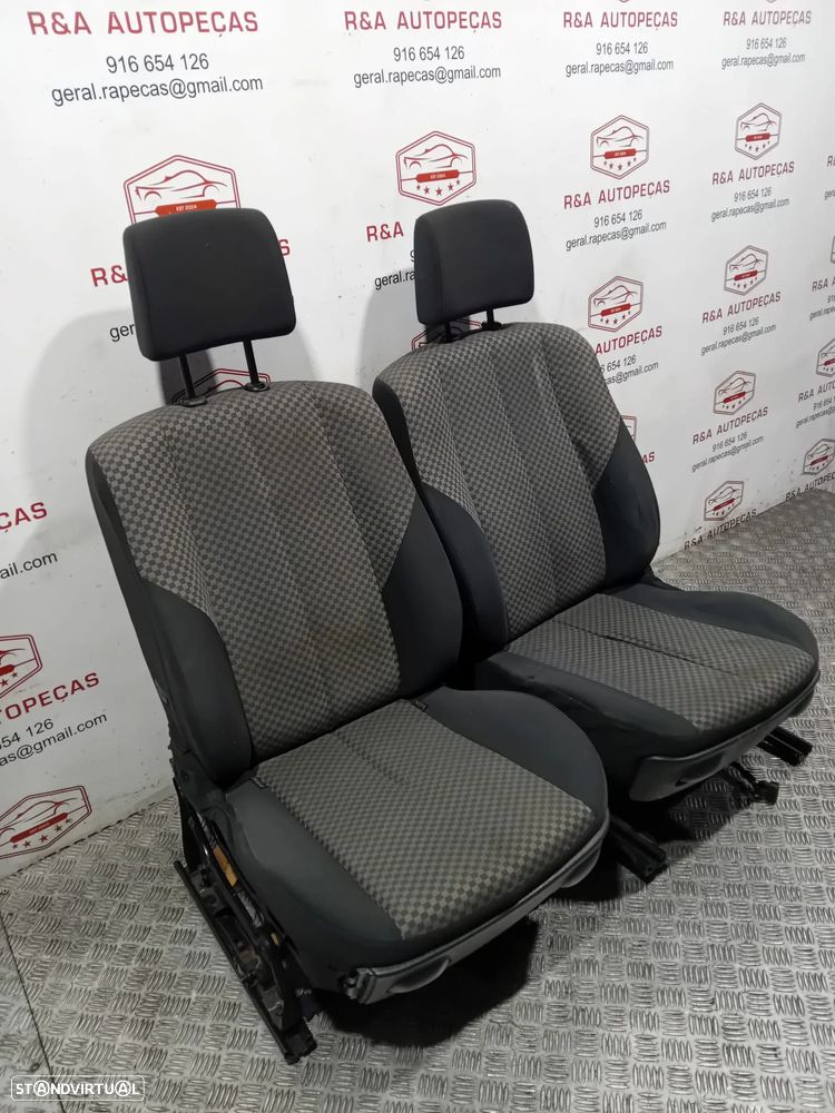 Conjunto de Bancos Renault Megane II em Tecido Original - 12
