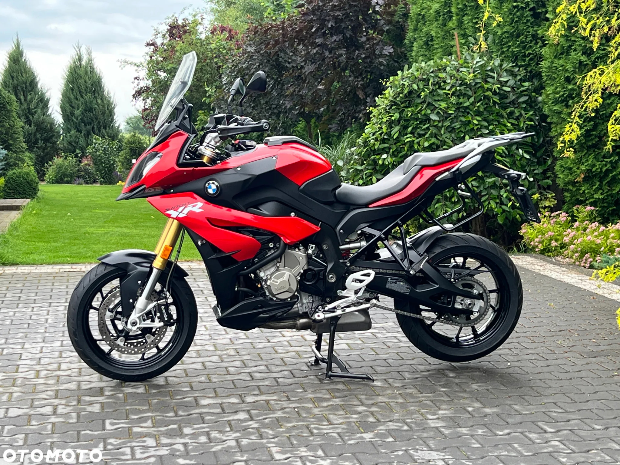 BMW XR - 9
