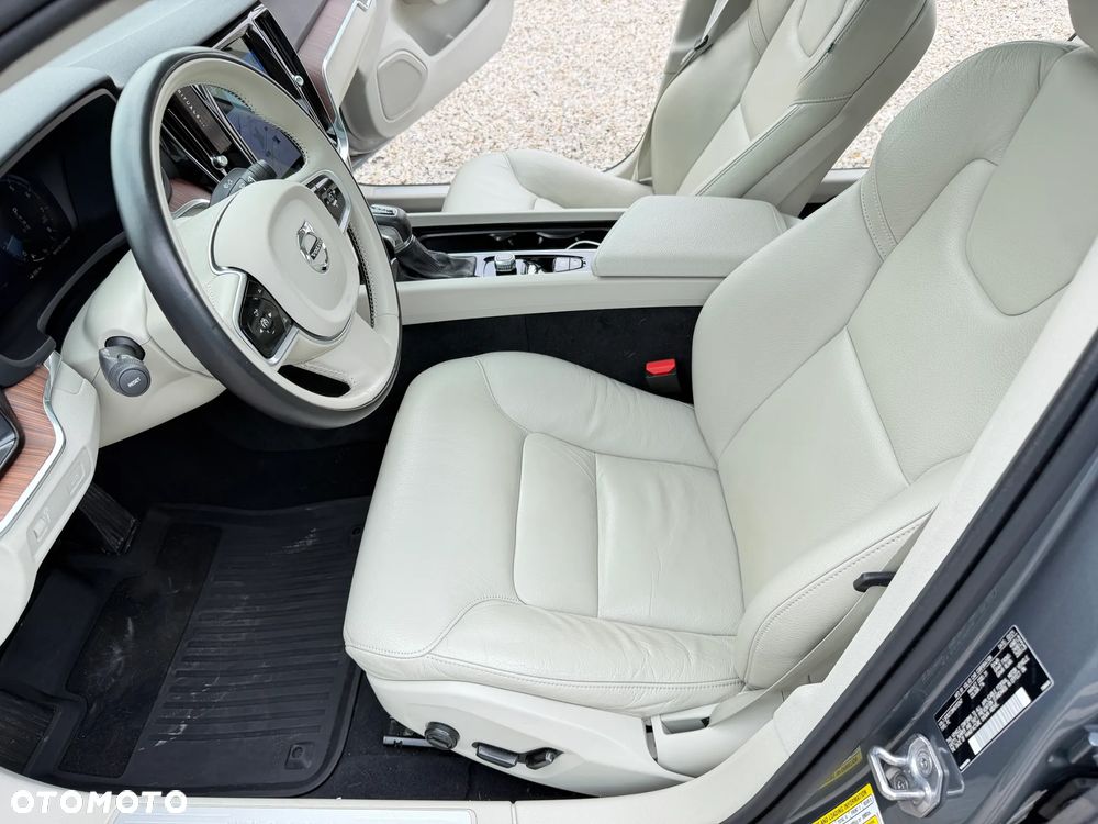 Volvo S60 T5 AWD Momentum Pro - 7