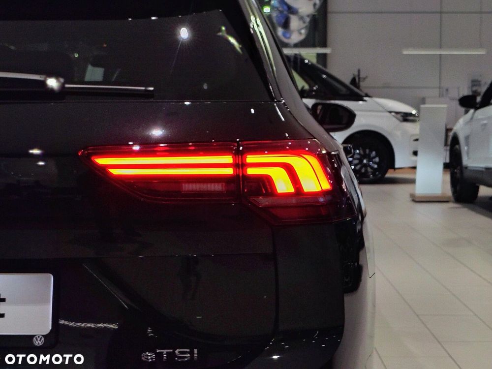 Volkswagen Golf - 8