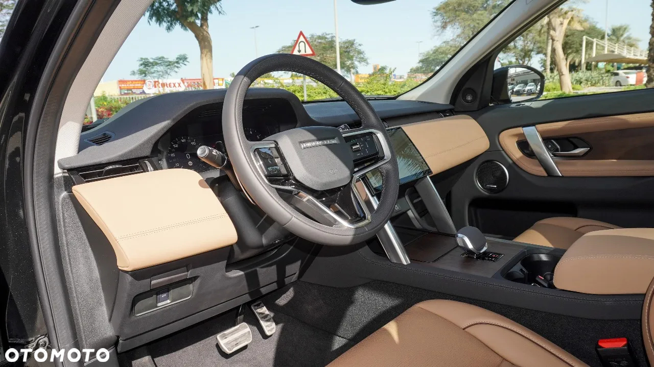 Land Rover Discovery Sport P250 Dynamic HSE - 13