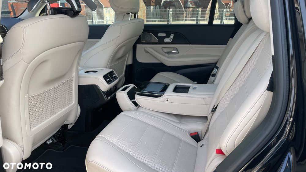 Mercedes-Benz GLS - 28