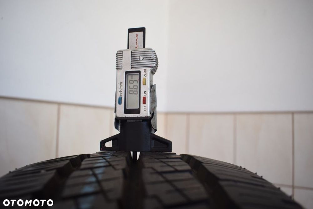 R16C 215/65 Pirelli Chrono four season - 3