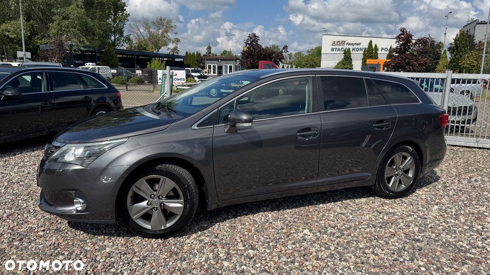 Toyota Avensis 1.8 Premium EU5 - 6